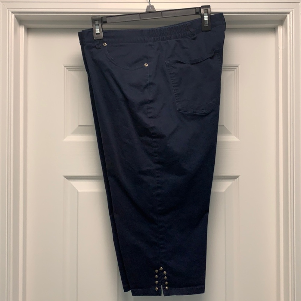 Hearts palm Navy capris elastic side waist Sz 12